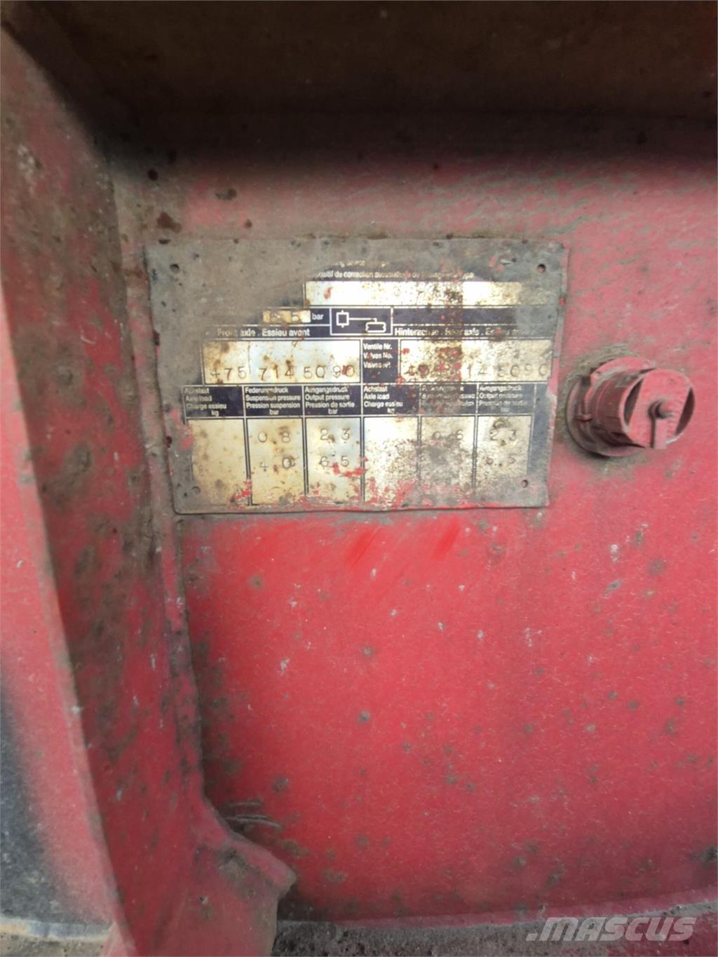 Volvo FM12 8x2 ダンプ