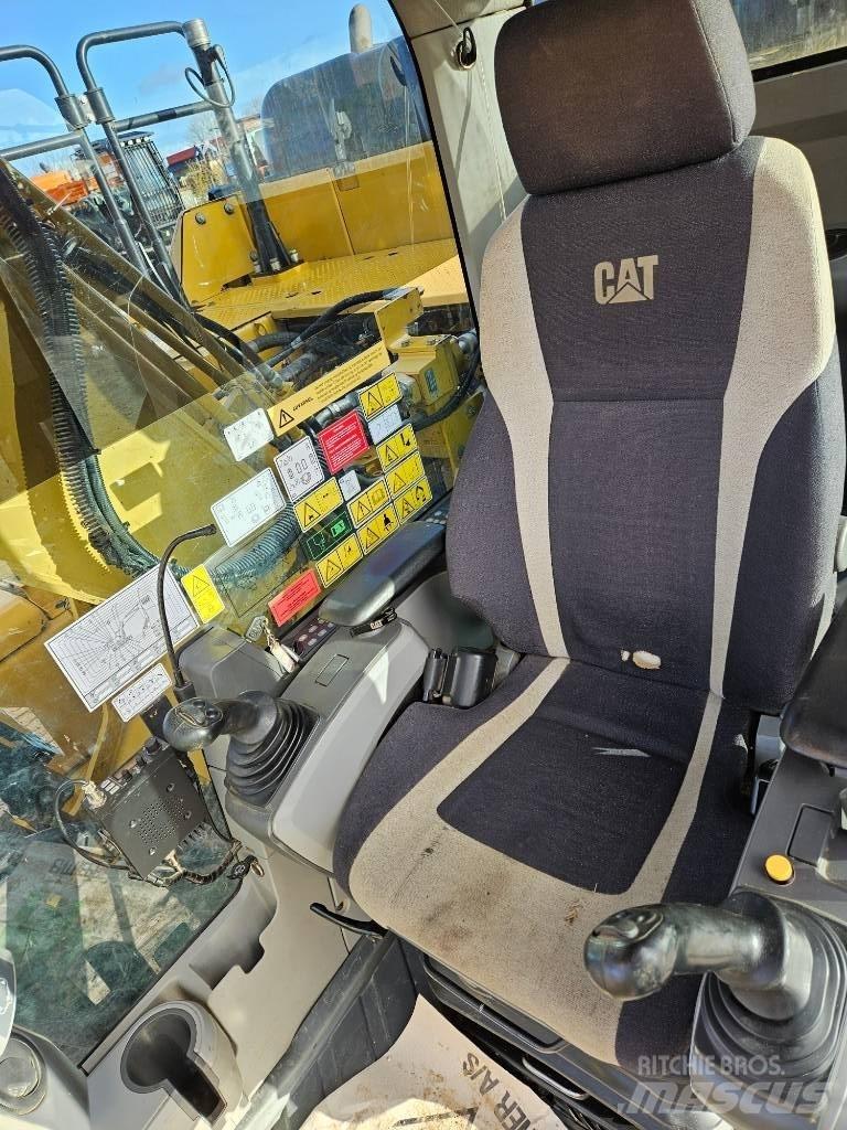 CAT 326 F L 大型油圧ショベル12t以上（パワーショベル・ユンボ）