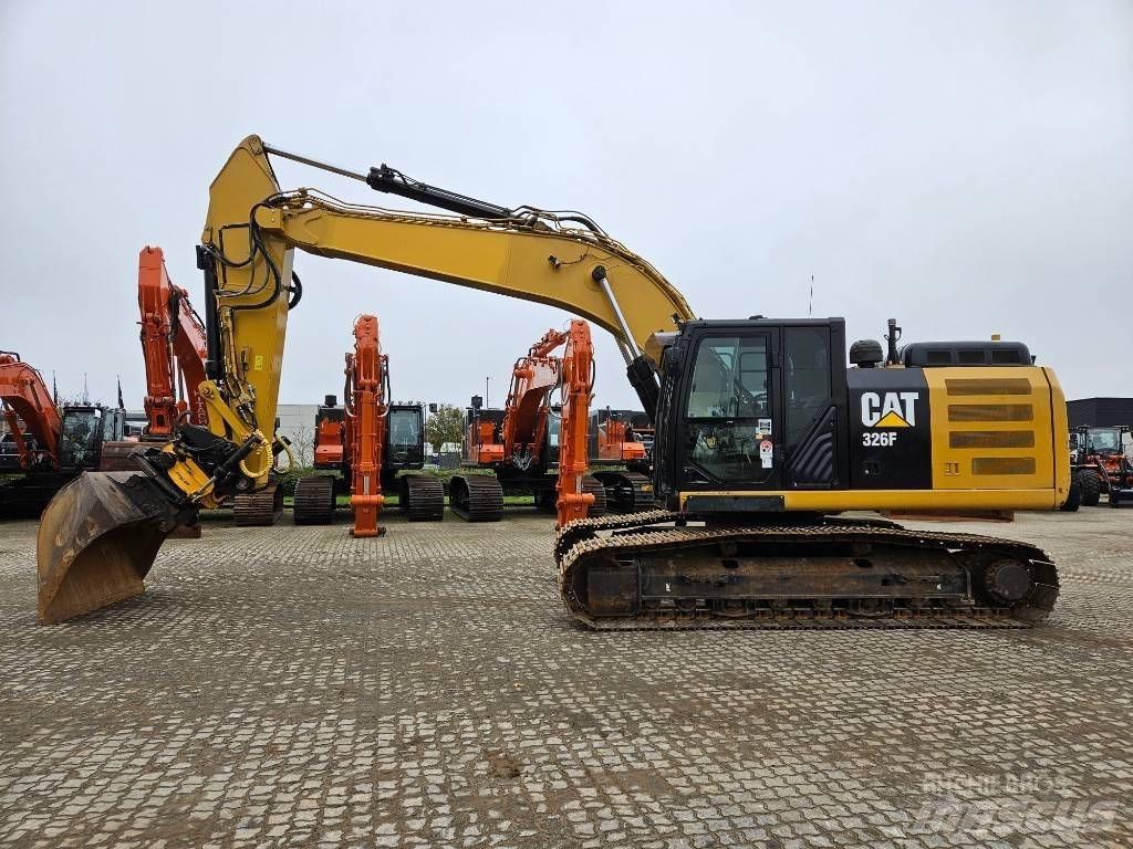 CAT 326 F L 大型油圧ショベル12t以上（パワーショベル・ユンボ）