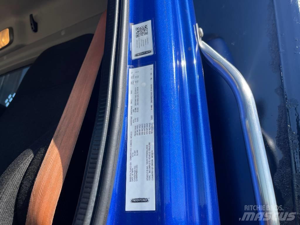 Freightliner M 106 平ボディー
