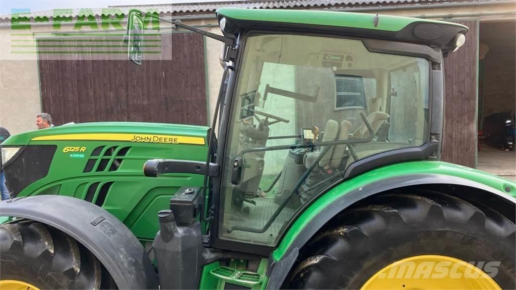 John Deere 6125R トラクター
