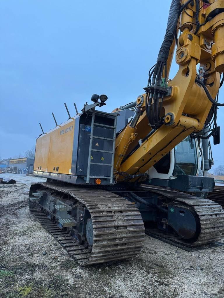 Bauer RTG RG 19 T 振動式パイルドライバー