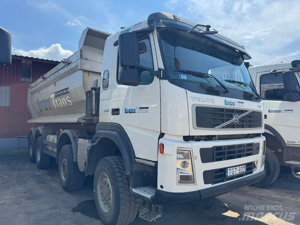 Volvo FM 13 440 8x6 ダンプ