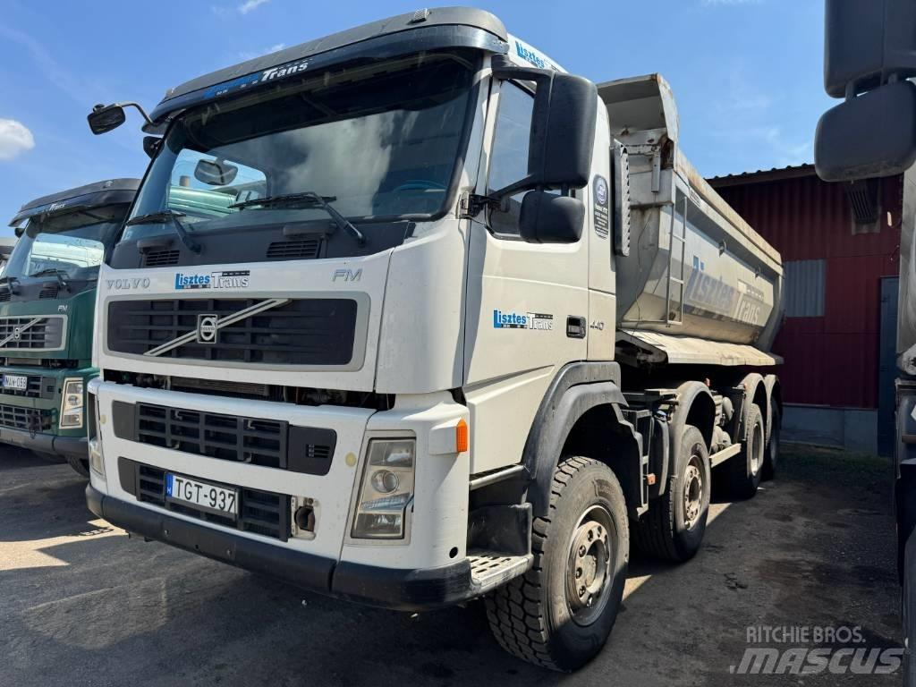 Volvo FM 13 440 8x6 ダンプ