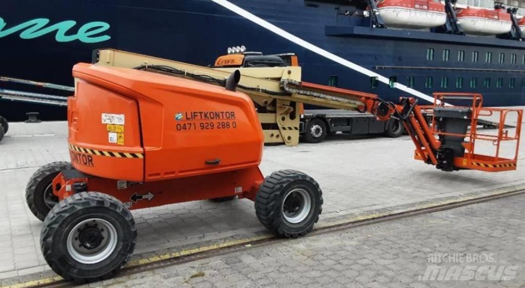 JLG 520 AJ ブームリフト　屈伸型