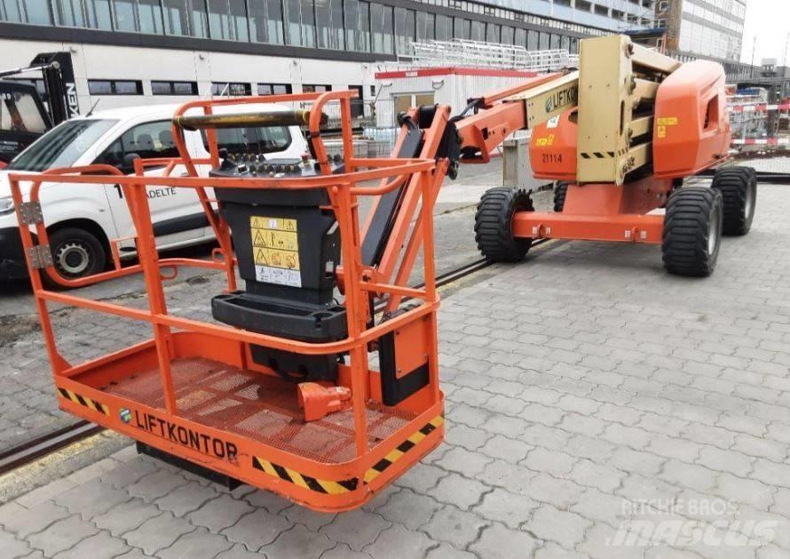 JLG 520 AJ ブームリフト　屈伸型