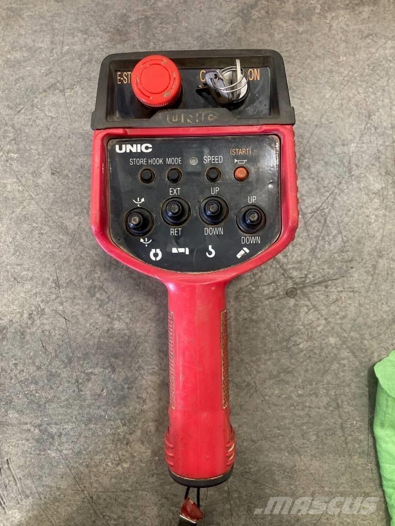 Unic URW-295 ミニクレーン