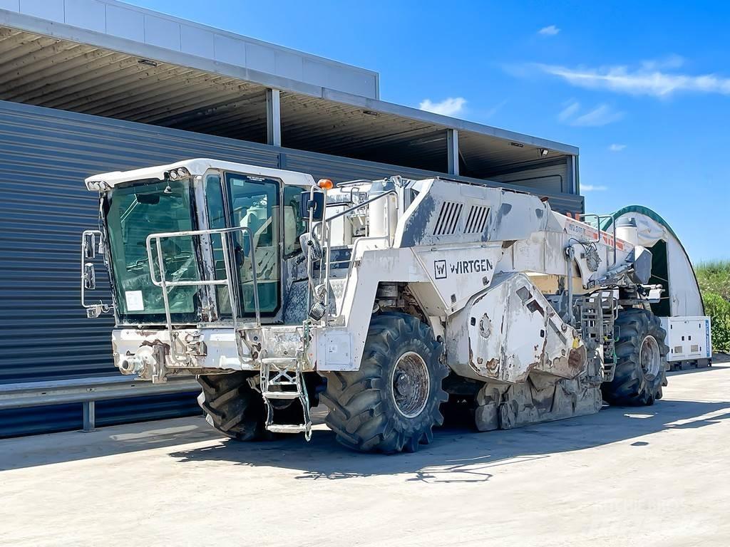 Wirtgen WR 240I アスファルトリサイクルマシン