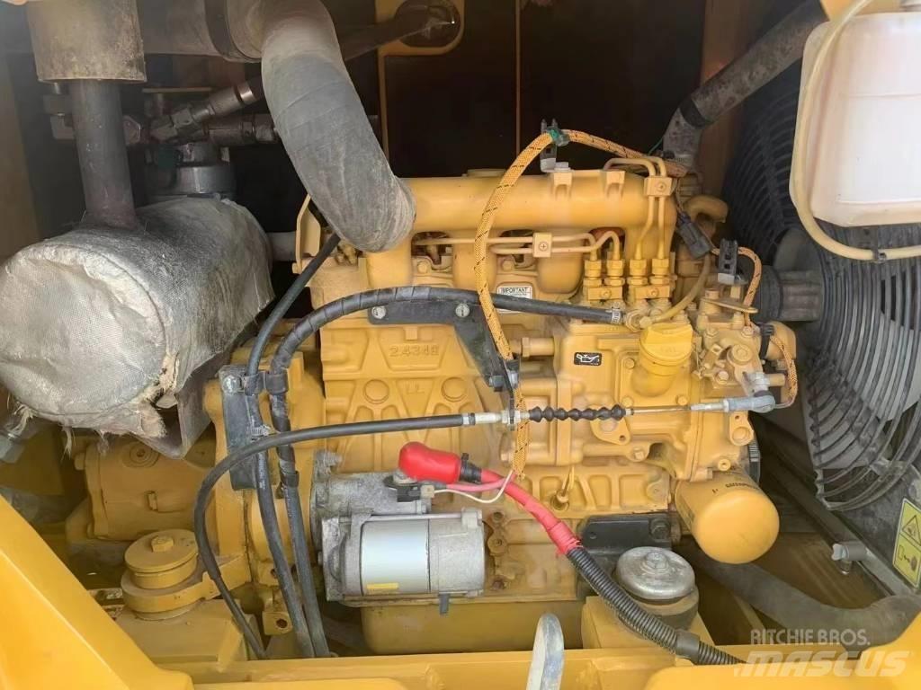 CAT CAT305.5E 大型油圧ショベル12t以上（パワーショベル・ユンボ）