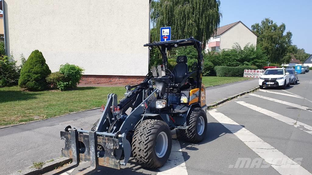 GiANT G 2500 X-Tra ホイールローダー・タイヤショベル