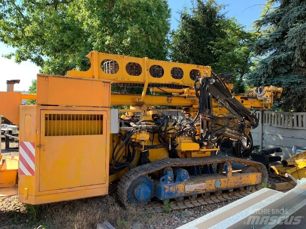 Klemm KR 806-3 クローラドリル
