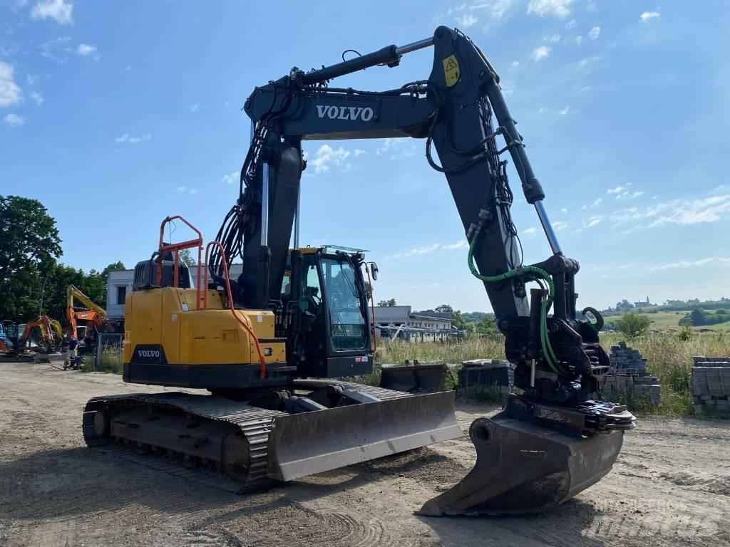 Volvo ECR 235 大型油圧ショベル12t以上（パワーショベル・ユンボ）