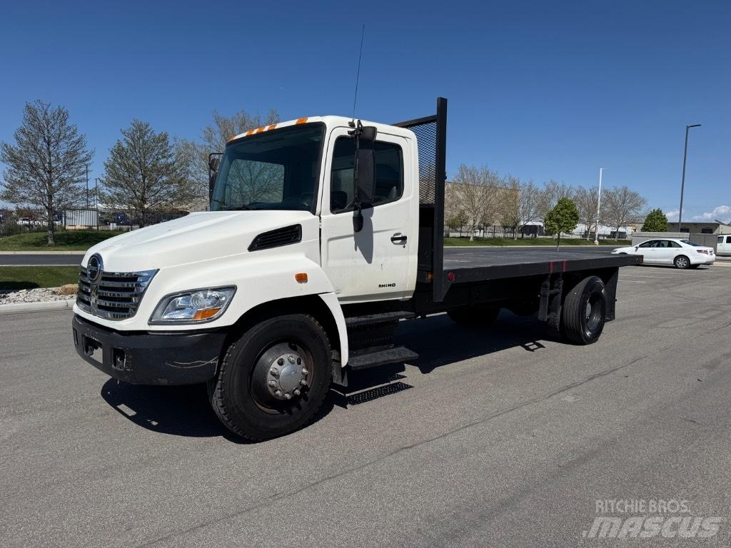 Hino 268 平ボディー