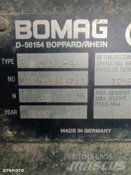 Bomag BW 213 D-4 振動ローラ