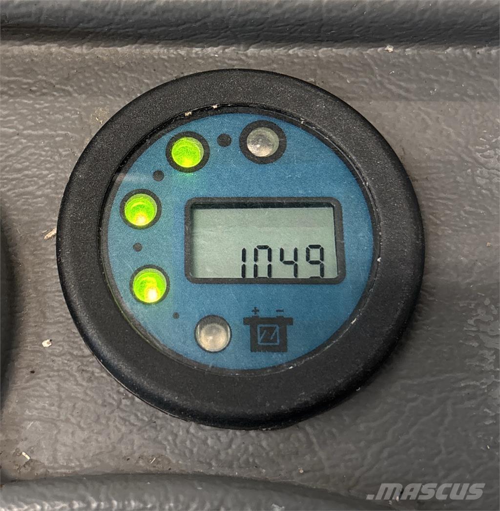 Atlet A160 自走式スタッカー