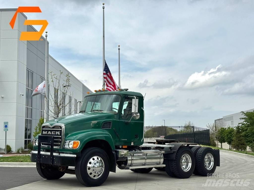 Mack Granite CV713 中古トラクターヘッド | トレーラーヘッド