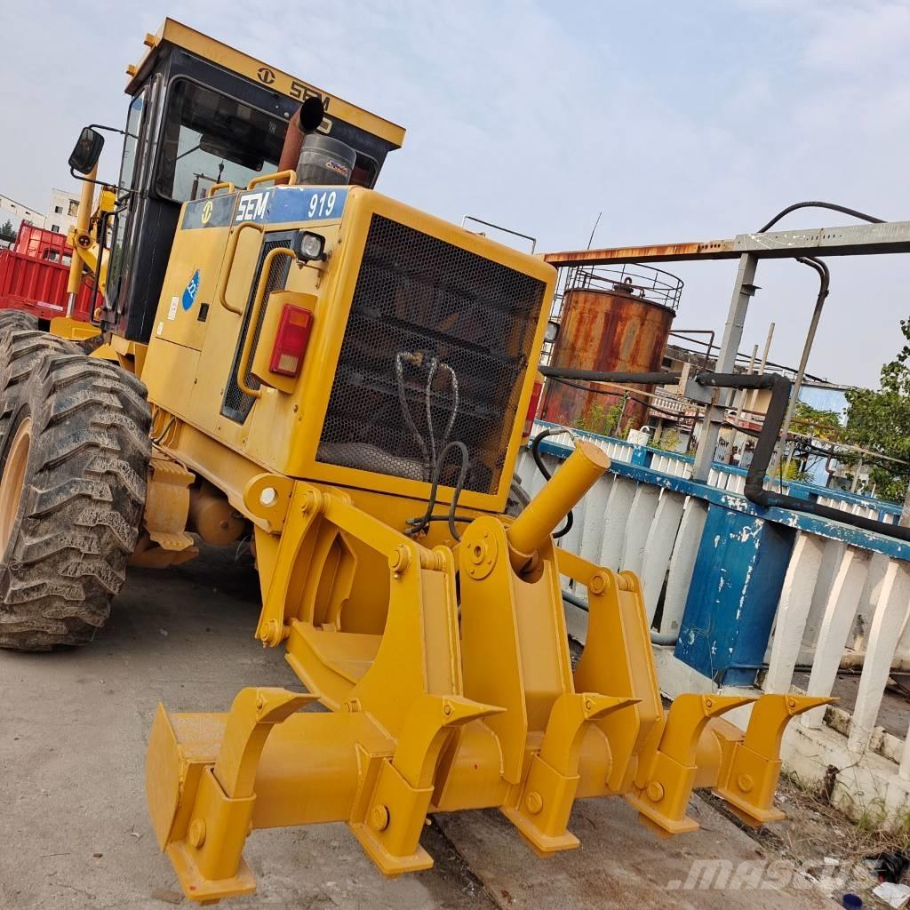 SEM 919 モーターグレーダー