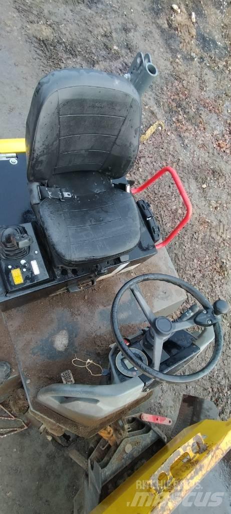 Wacker Neuson DW 30 アーティキュレート式ダンプトラック