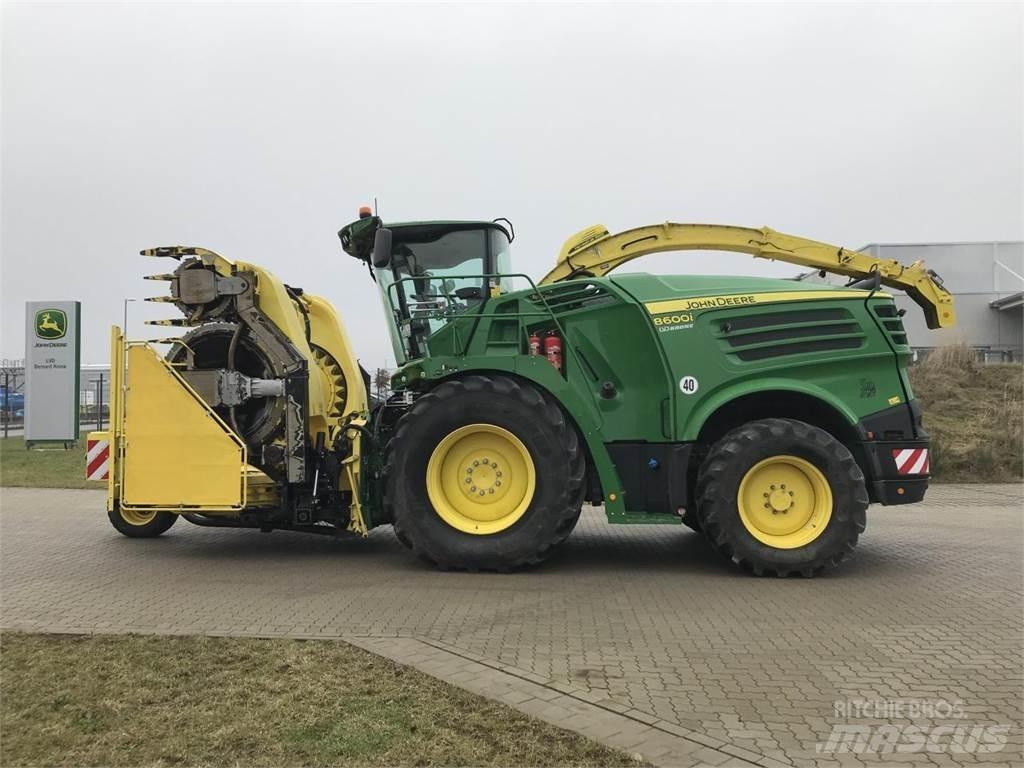 John Deere 8600 自走式フォレージハーベスター