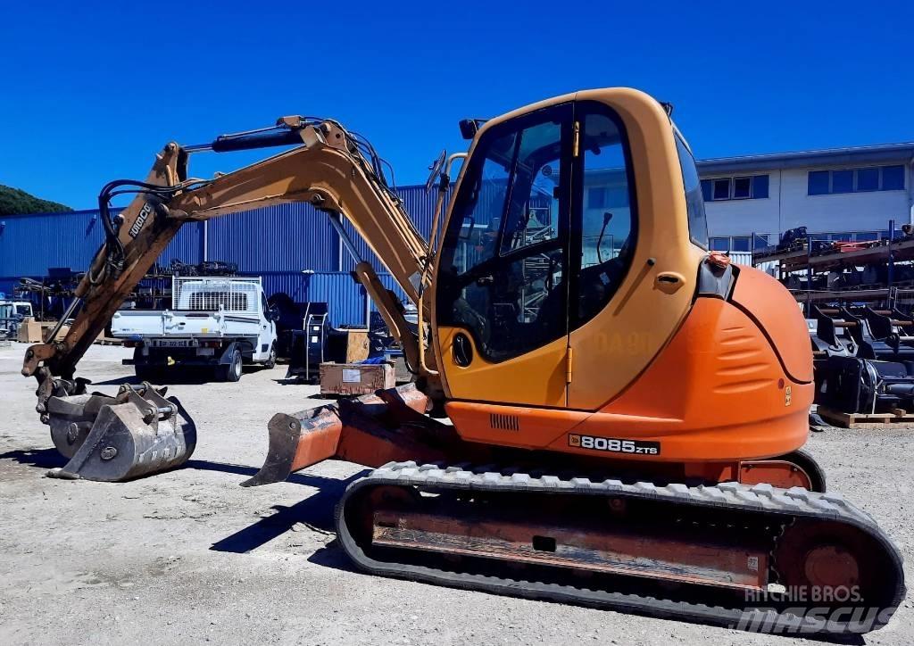 JCB 8085 中型油圧ショベル 7ｔ-12ｔ（ユンボ・パワーショベル・バックホー）