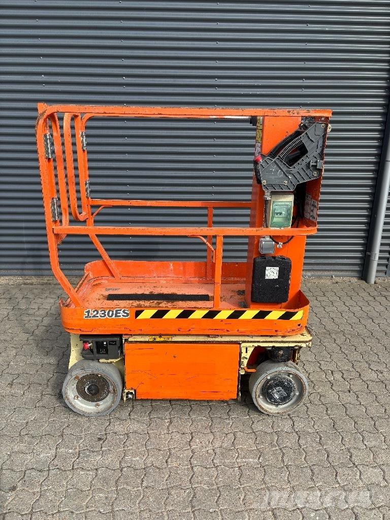 JLG 1230 ES 垂直昇降型リフト