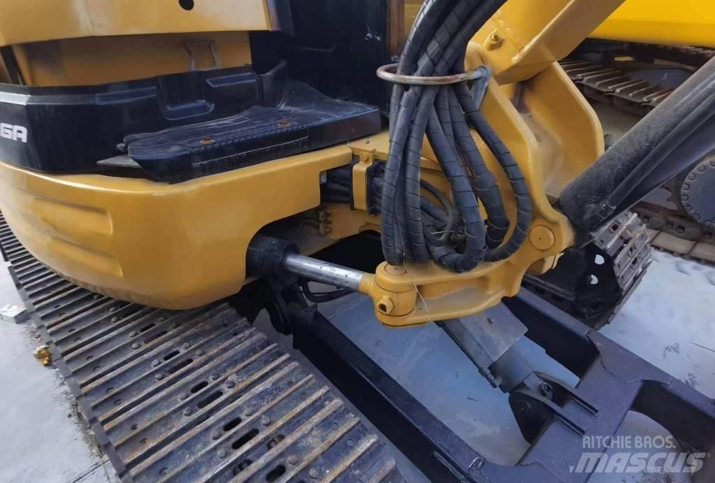 CAT 304 C ミニ油圧ショベル 7t以下（ミニユンボ・ミニディガー）