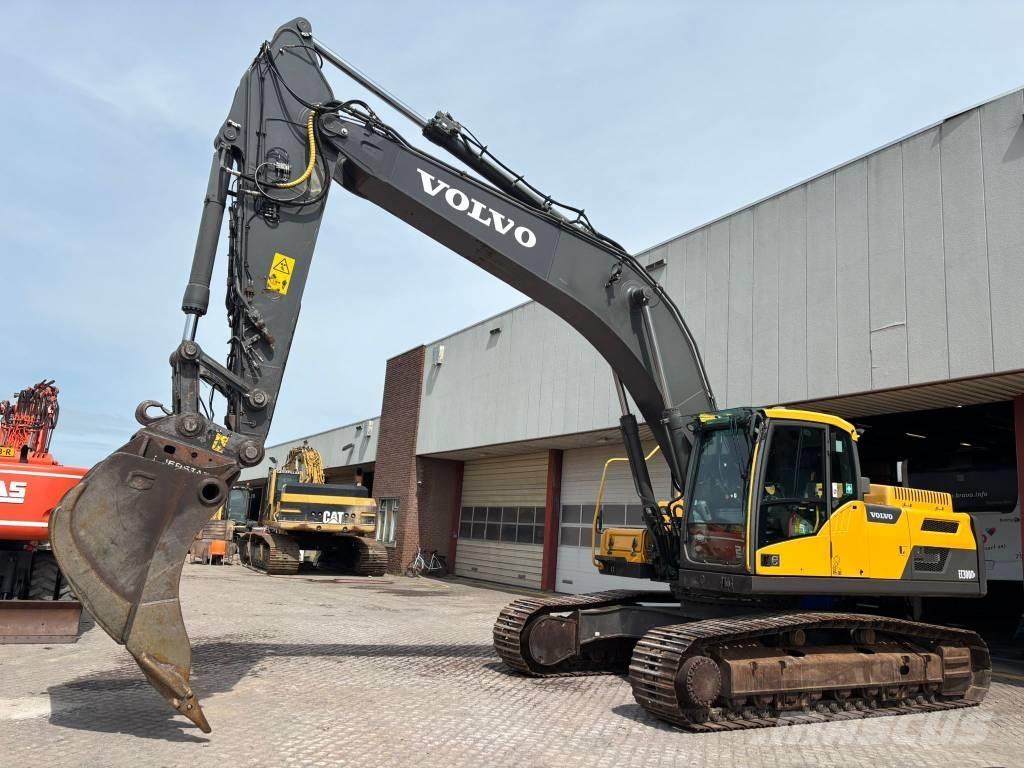 Volvo EC 300 D L 大型油圧ショベル12t以上（パワーショベル・ユンボ）