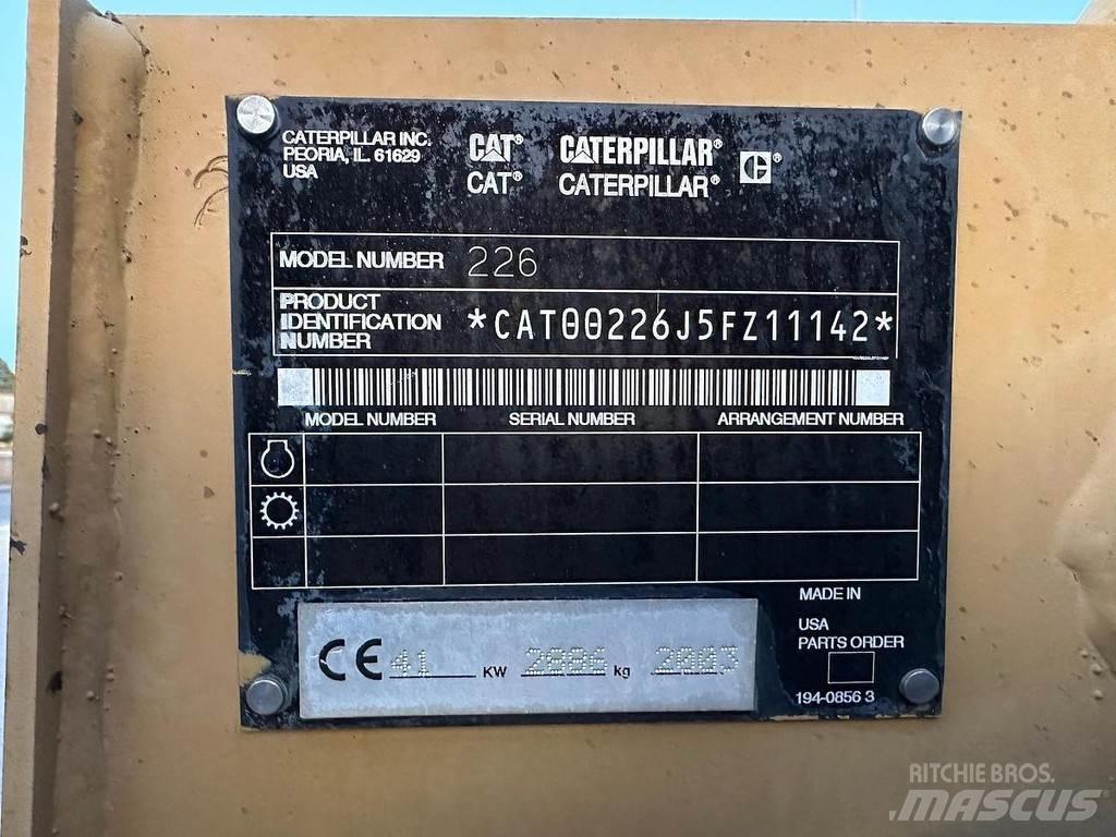 CAT 226BHF ミニローダー