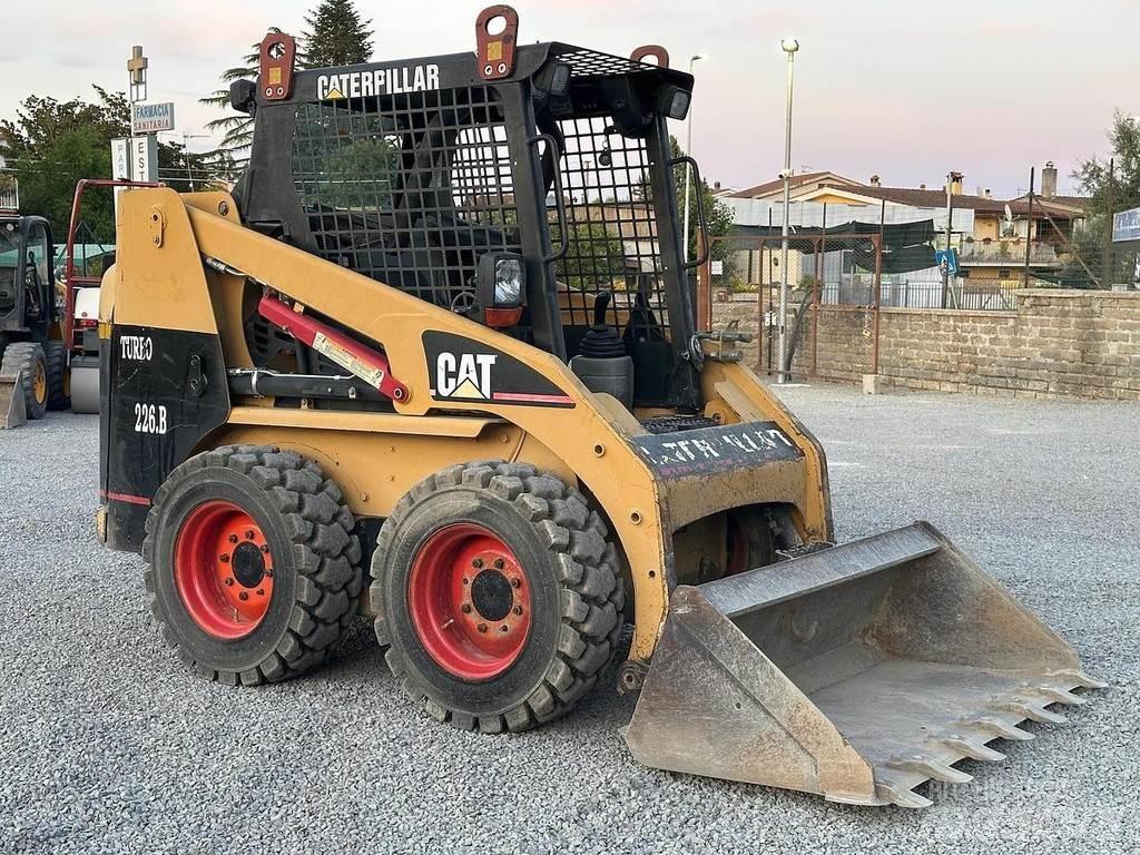CAT 226BHF ミニローダー