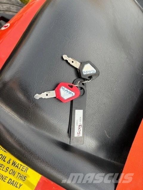 Kubota K 008-5 ミニ油圧ショベル 7t以下（ミニユンボ・ミニディガー）