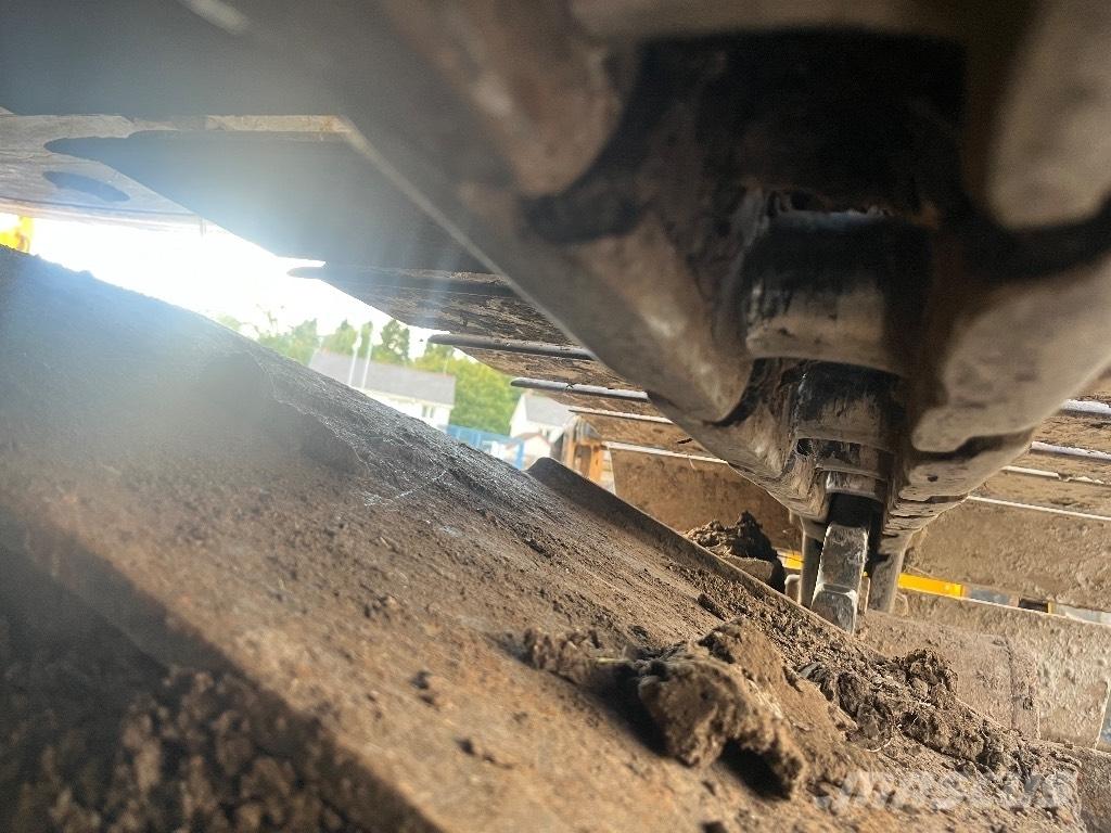 Komatsu PC138 US-8 大型油圧ショベル12t以上（パワーショベル・ユンボ）