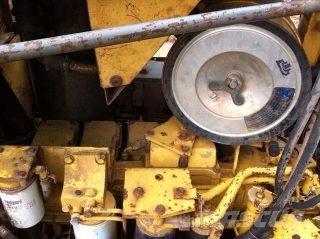 Komatsu d155a-3 ブルドーザー