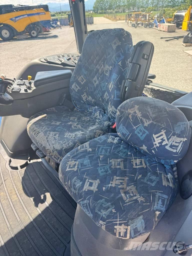 New Holland TG 285 トラクター