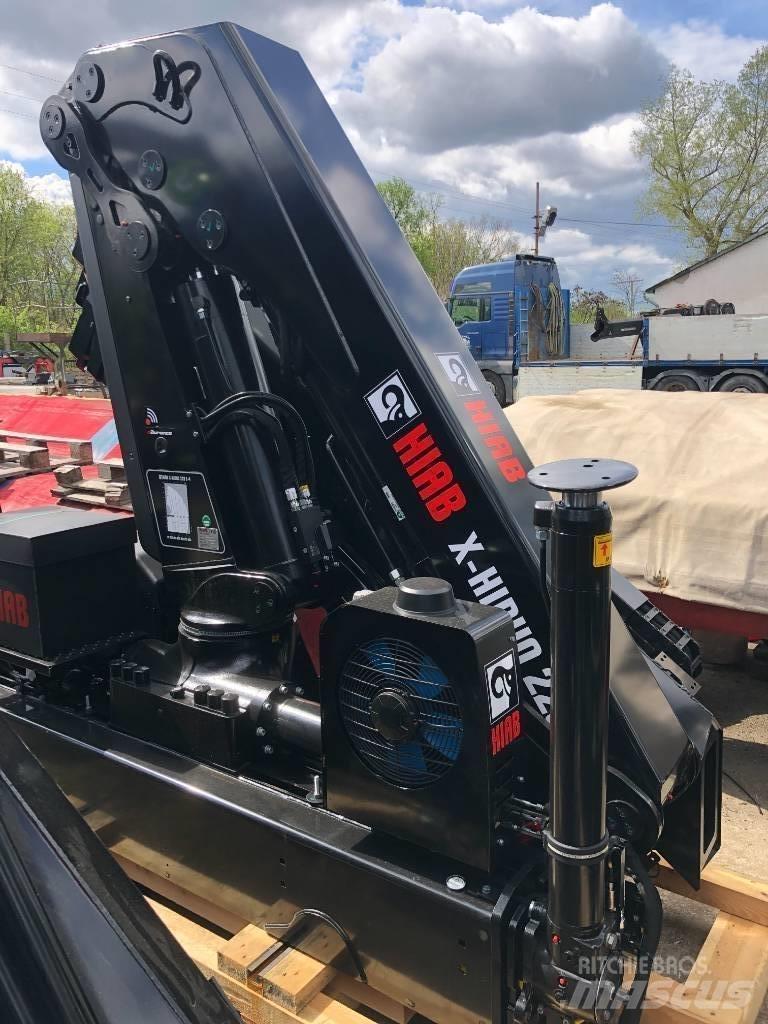 HIAB X-HiDuo 228 E-4 ローダークレーン