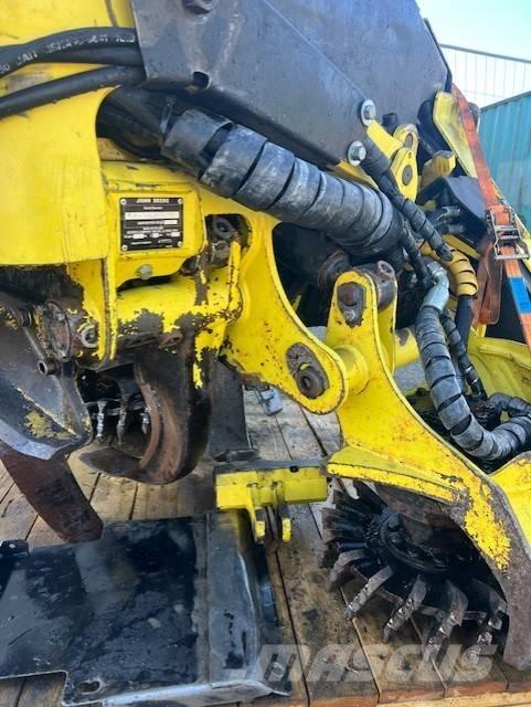 John Deere H414 ハーベスター