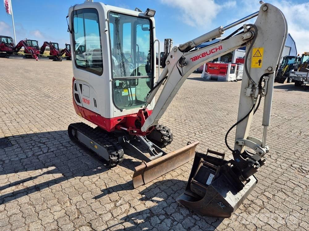 Takeuchi TB 216 ミニ油圧ショベル 7t以下（ミニユンボ・ミニディガー）