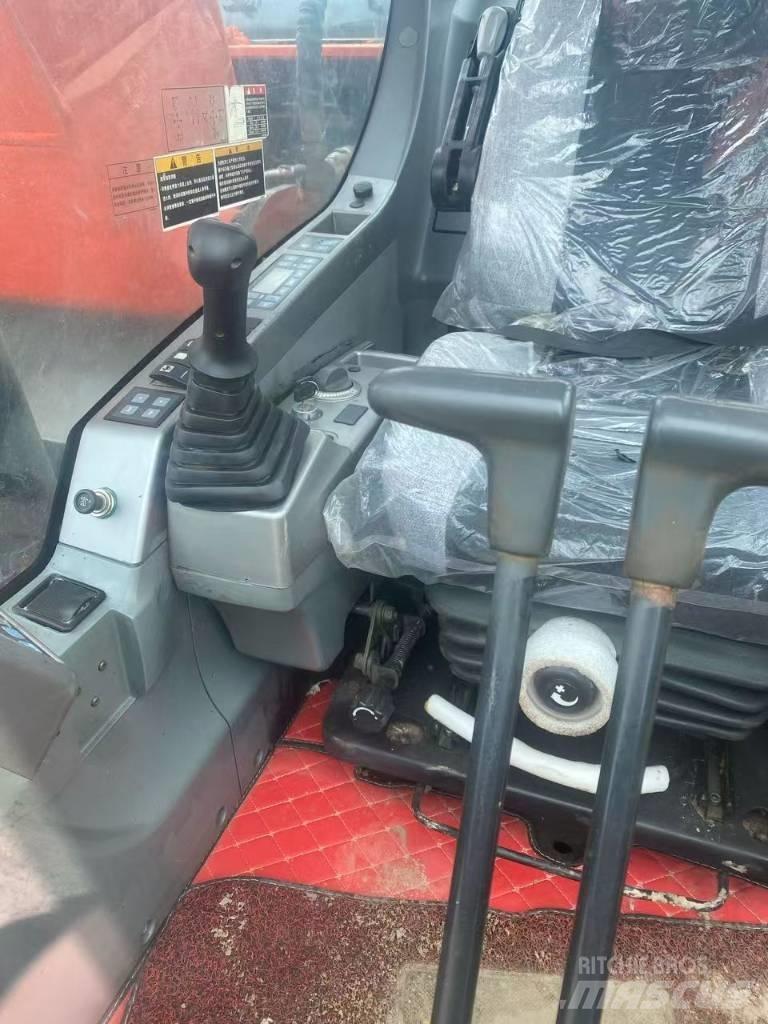 Doosan DX 225 LC 大型油圧ショベル12t以上（パワーショベル・ユンボ）