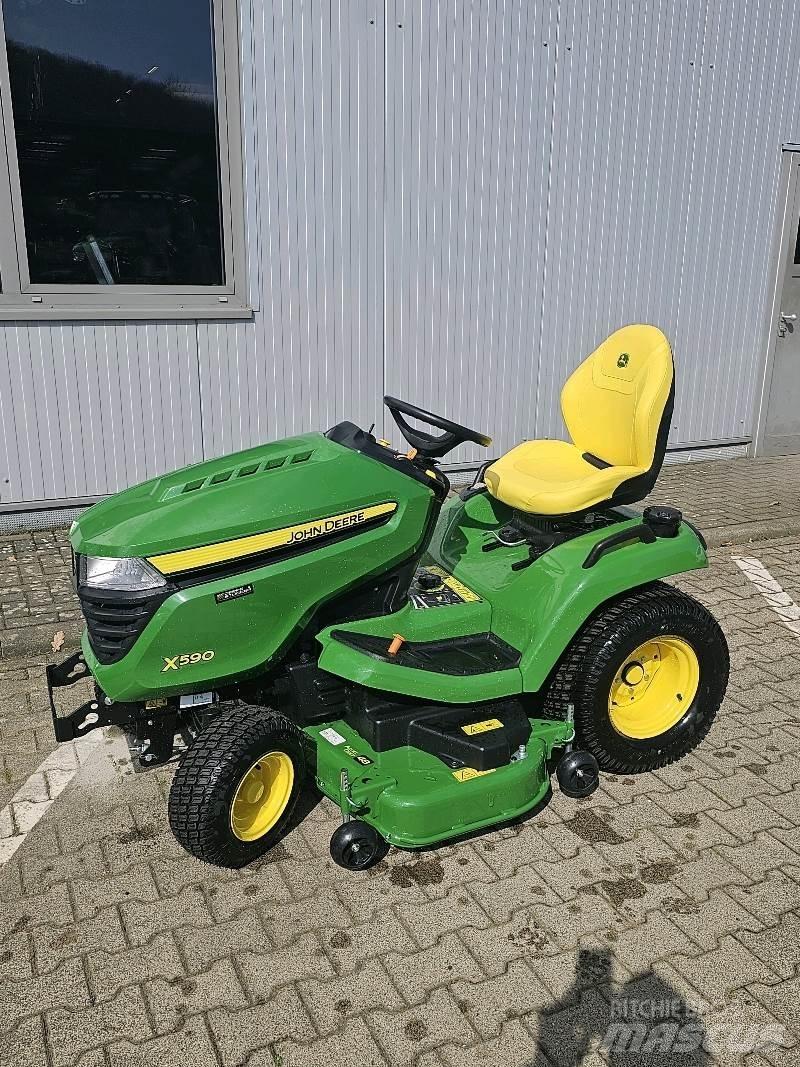 John Deere X590 芝刈り機