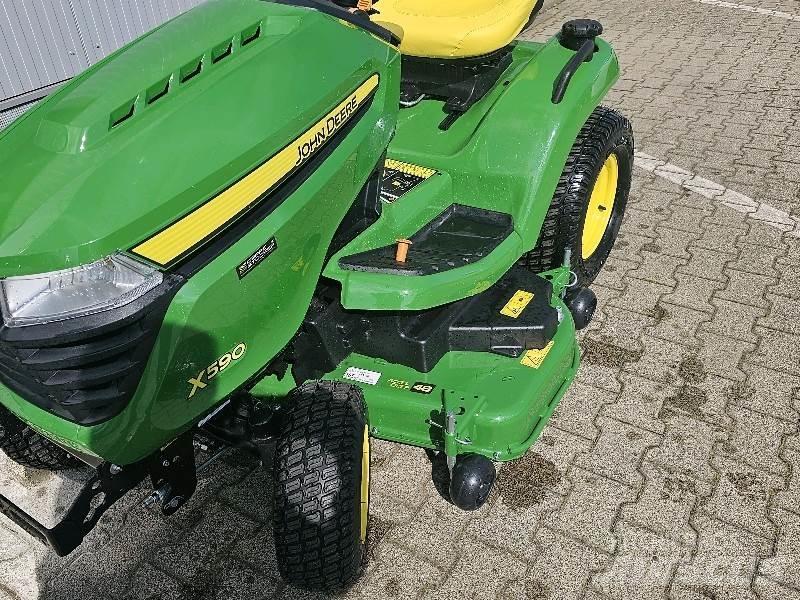 John Deere X590 芝刈り機