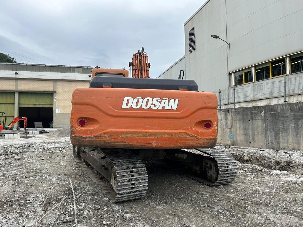 Doosan DX 255 LC 大型油圧ショベル12t以上（パワーショベル・ユンボ）