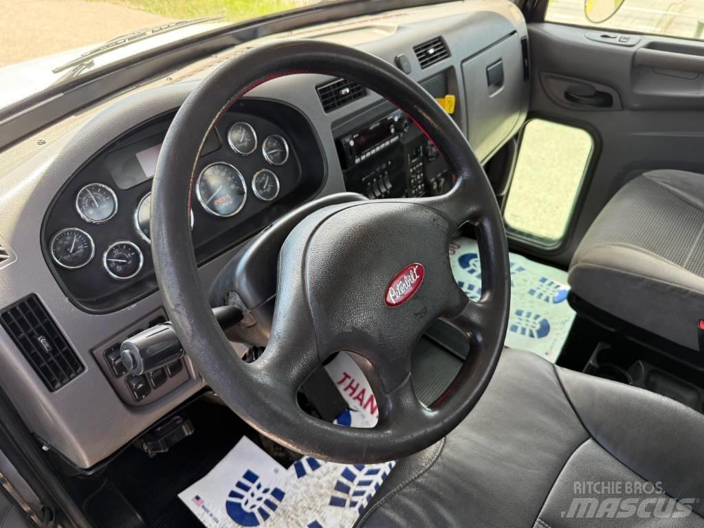 Peterbilt 348 レッカー車