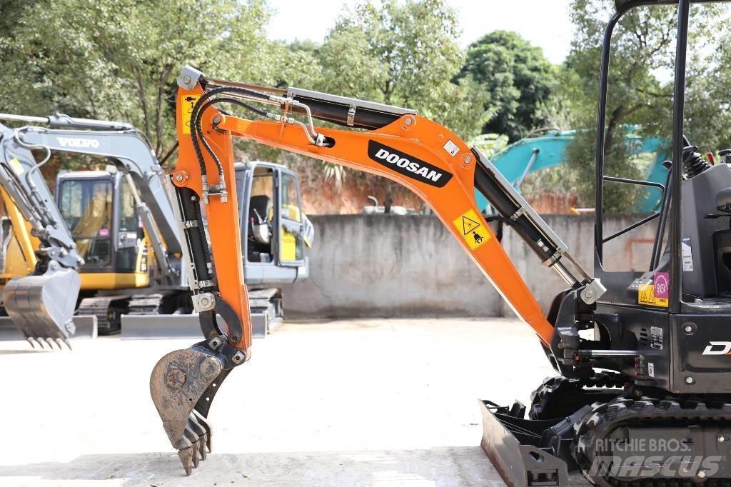 Doosan DX 17 大型油圧ショベル12t以上（パワーショベル・ユンボ）