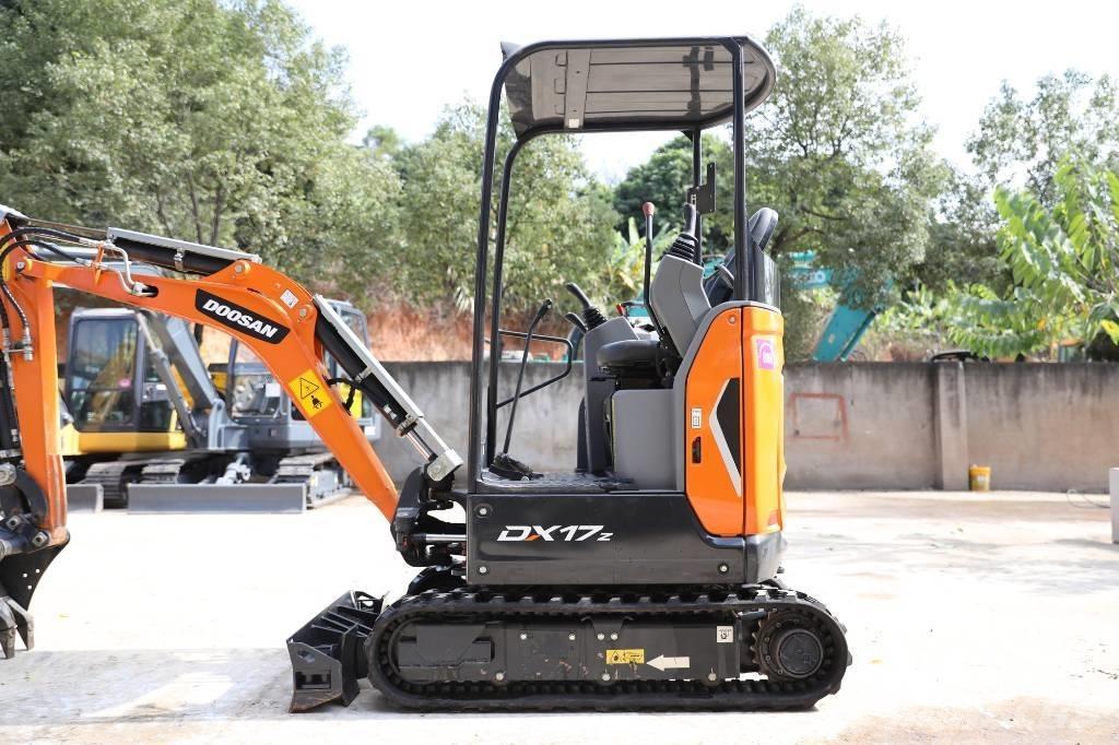Doosan DX 17 大型油圧ショベル12t以上（パワーショベル・ユンボ）