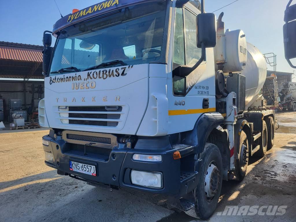 Iveco Trakker ミキサー車