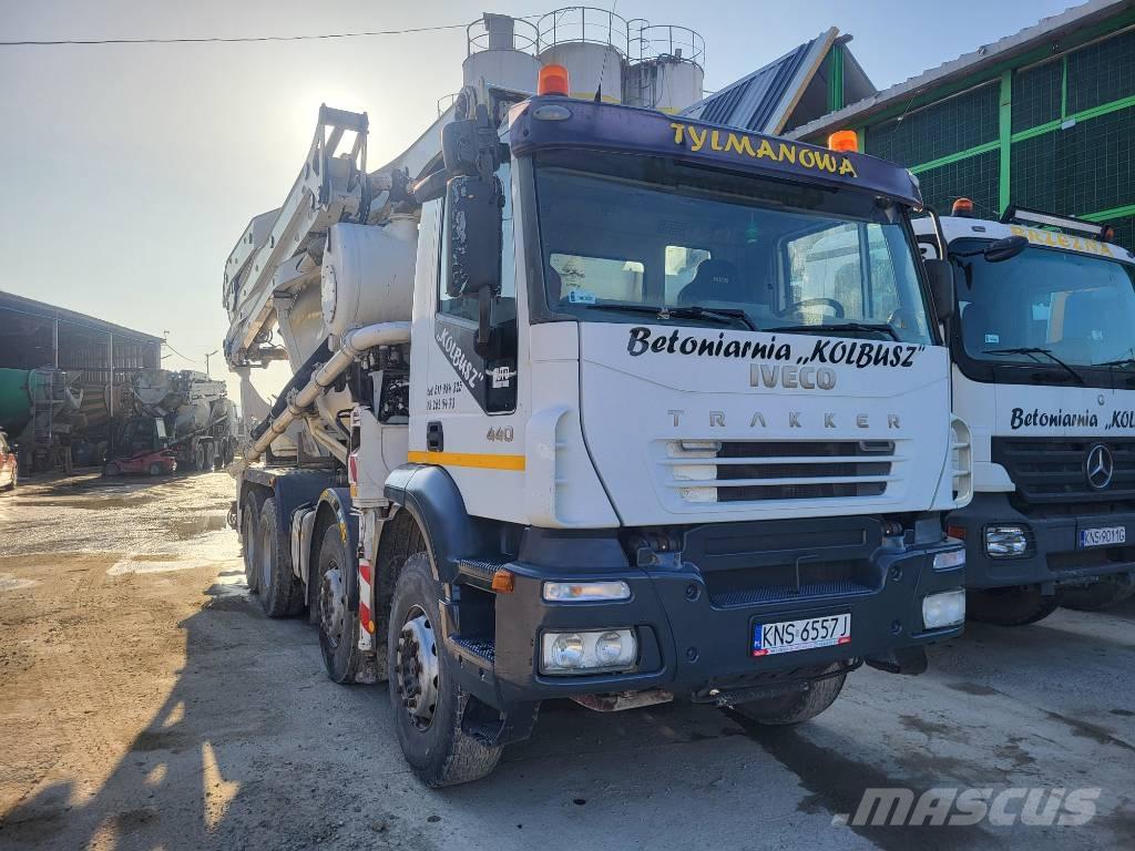 Iveco Trakker ミキサー車