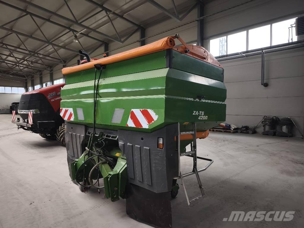 Amazone ZA-TS 4200 ミネラル散布機