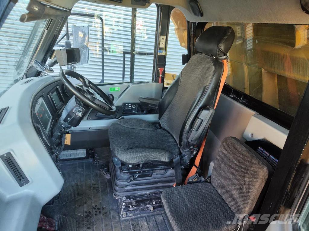 CAT 772G リジットフレーム式ダンプトラック