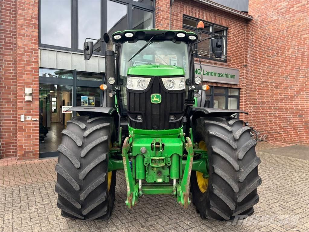 John Deere 6210R トラクター