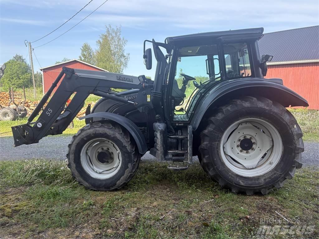 Valtra N122 トラクター