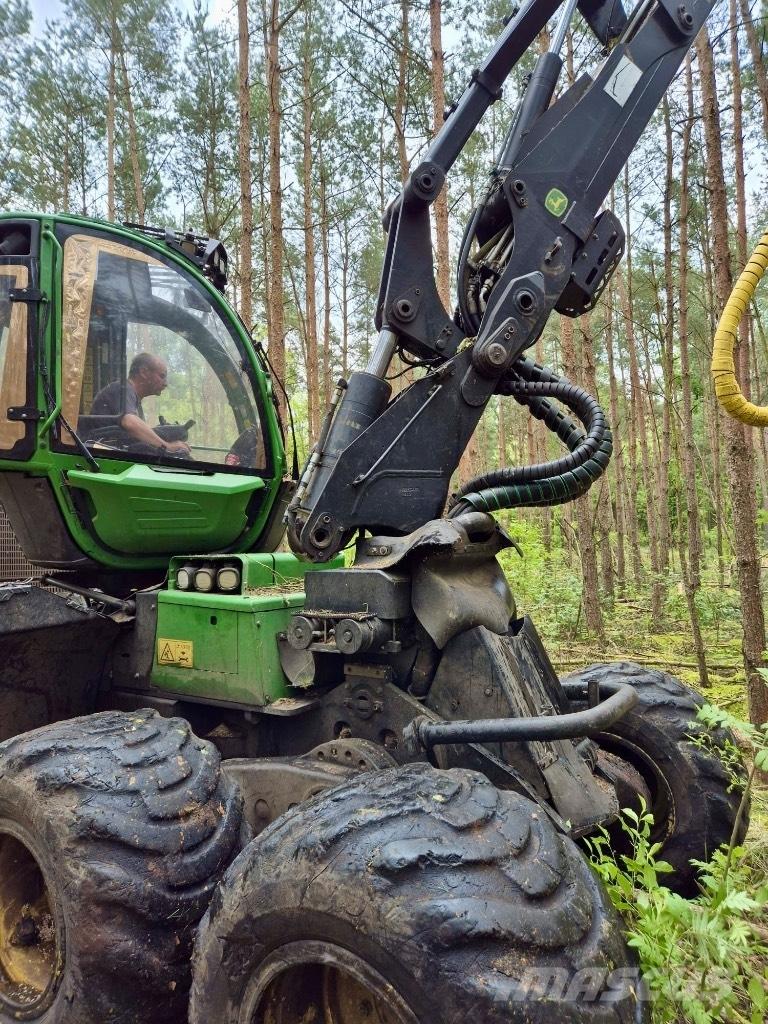John Deere 1170 E ハーベスター